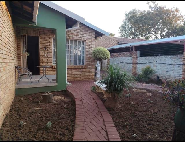 3 BEDROOM HOUSE FOR SALE IN GEELHOUTPARK